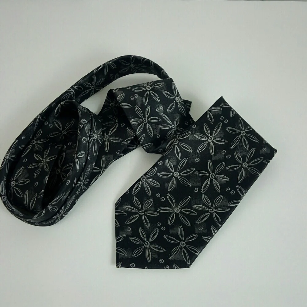 David Moss Black Gray Floral Silk Tie